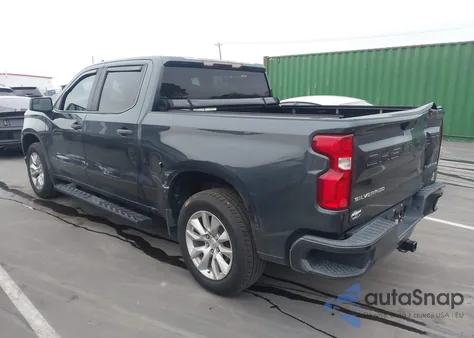 2021 Chevrolet Silverado 1500 2Wd Short Bed Custom z USA, uszkodzony, nr VIN 1GCPWBEK9MZ234156